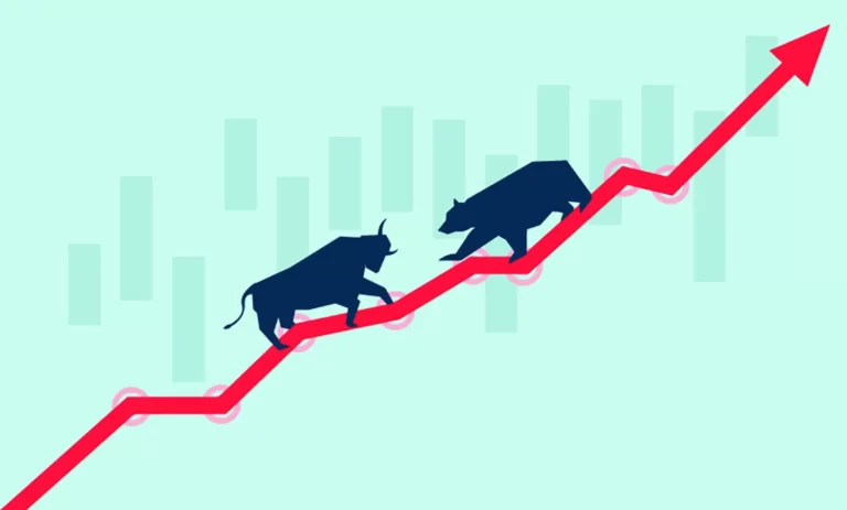 What causes, effects, and measurements do recessions have?