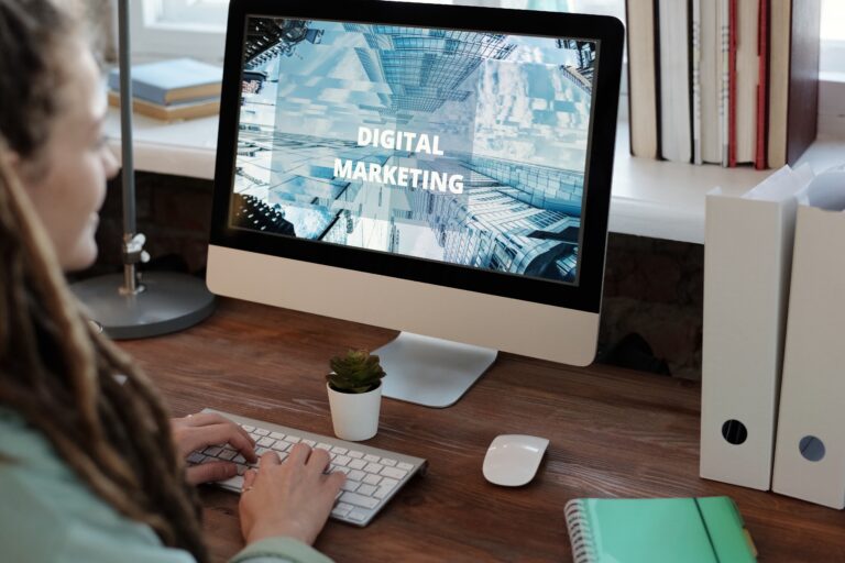 Organic marketing vs Paid marketing And which one is best for your goals.