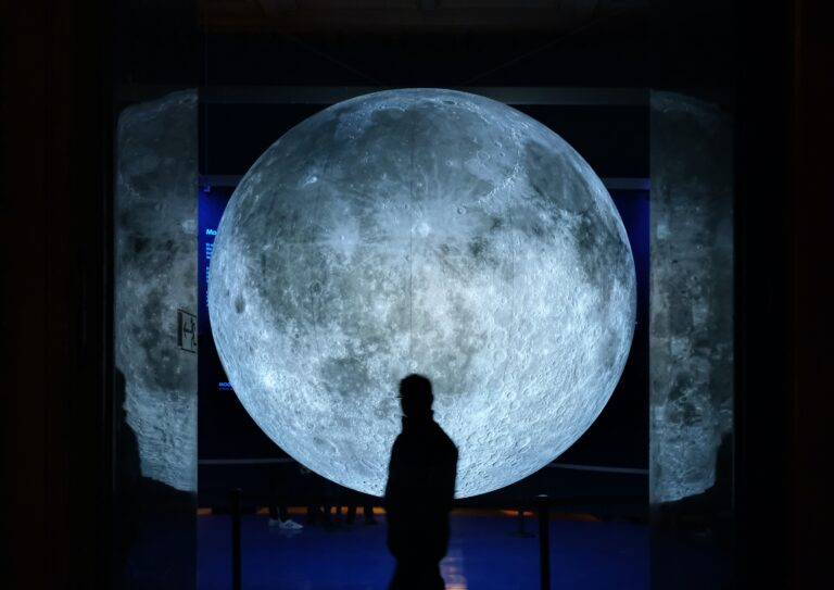 The race to build a sustainable lunar colony: Innovations in space habitation and resource utilization