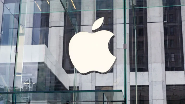 How Apple Fell Behind in the Artificial Intelligence Arms Race