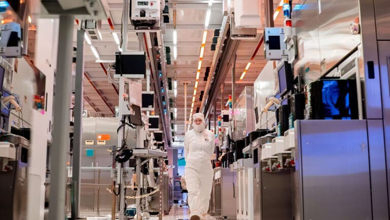 Industrial Strategy Could Lead to a New Global Herd of White Elephants