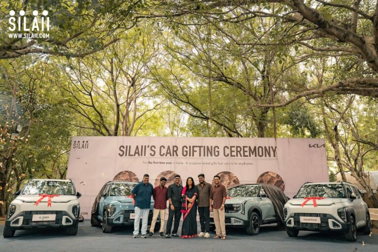 SILAII's Gratitude: Gifting Cars to Four Employees for Their Dedication to the Company's Growth